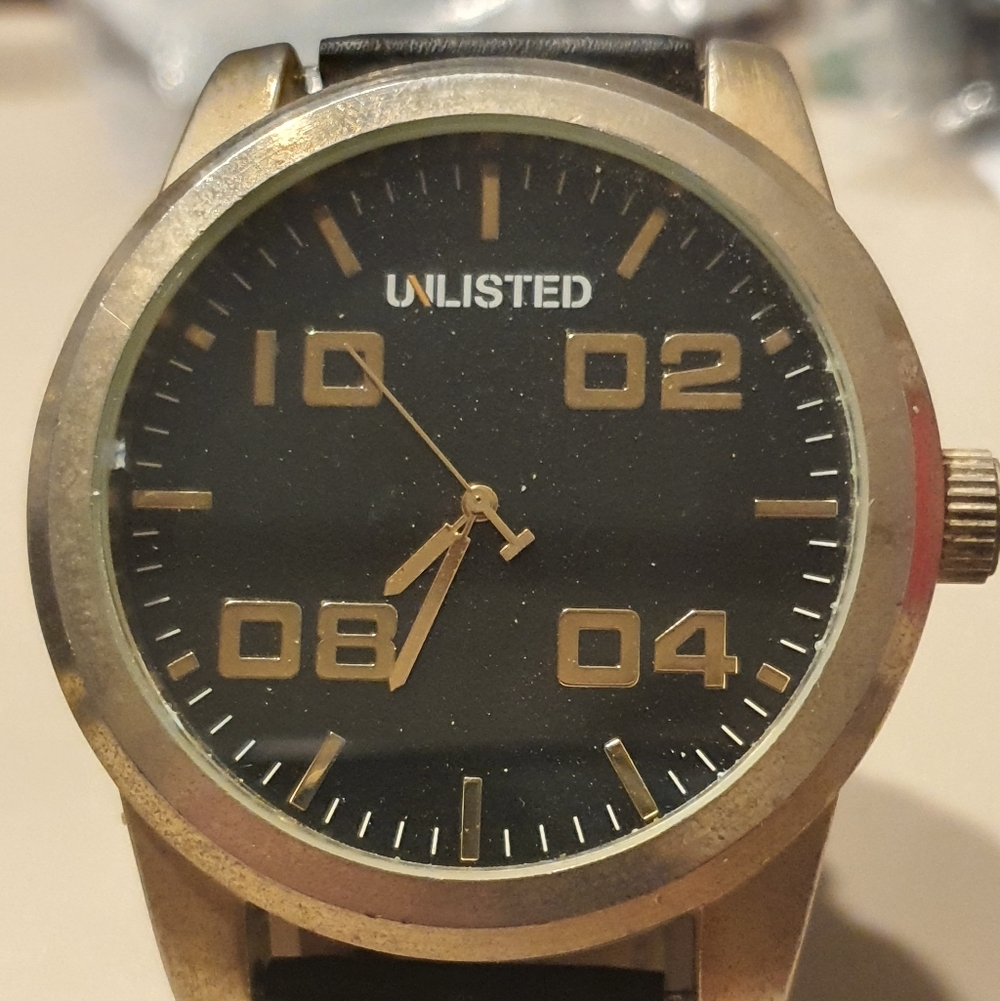 10/$20 Unlisted By Kenneth Cole UL1261 Goldtone/Black Leather Men's Watch